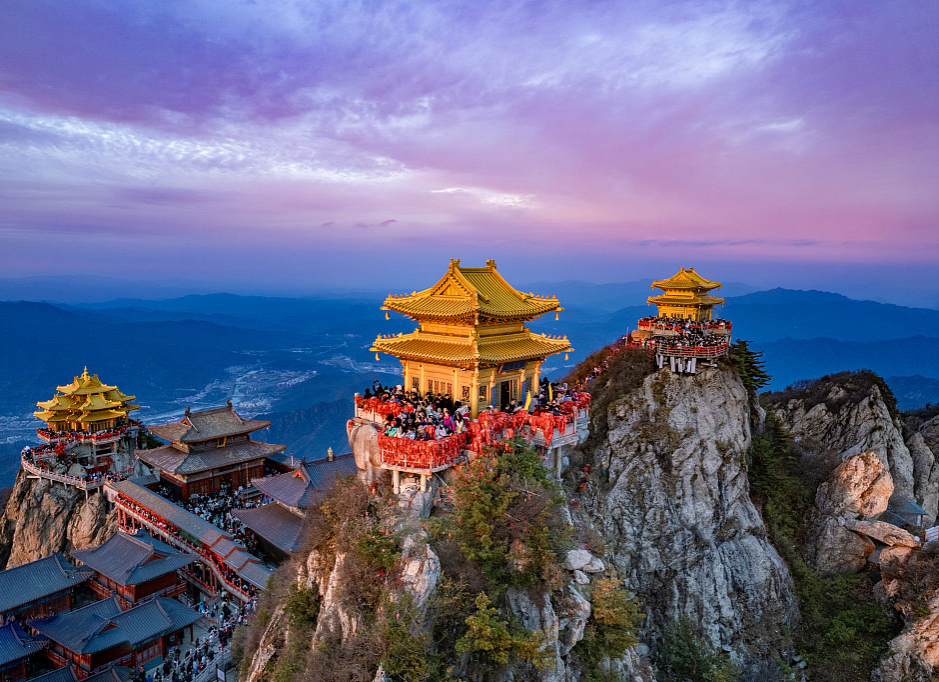 【仙境老君山】5日跟團(tuán)游   /神州牡丹園/龍門石窟/少林寺/天池峰林峽/太行古鎮(zhèn)/青龍宮/云臺雪鄉(xiāng)/洛陽古都夜8點(diǎn)/